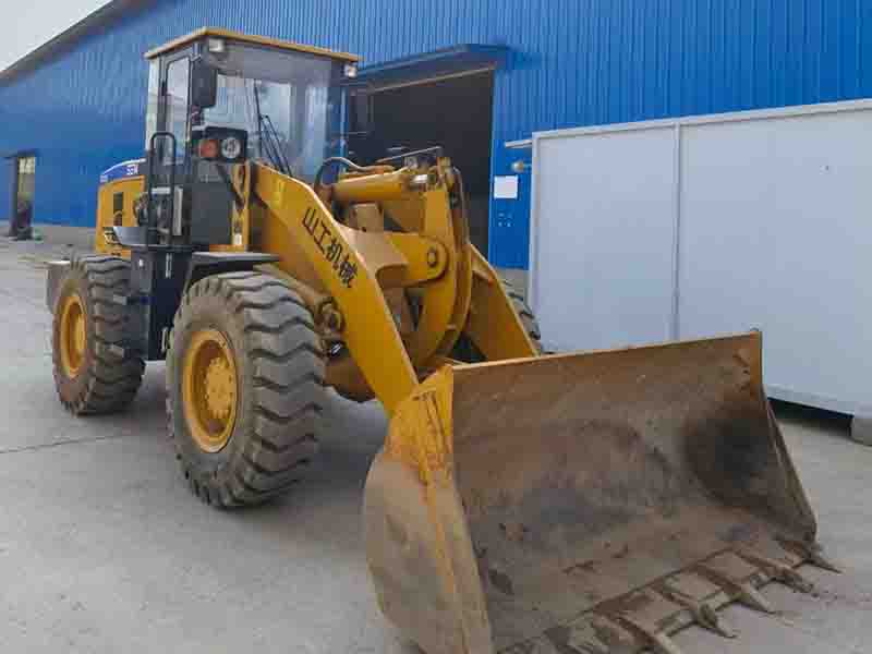 A new customer in Ethiopia orders an SEM 632D bulldozer